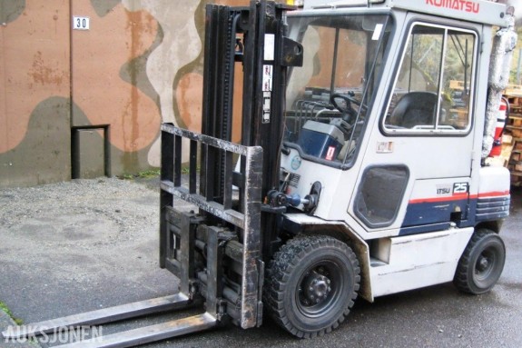 1991 Komatsu FD25-11 Dieseldrevet Motvektstruck