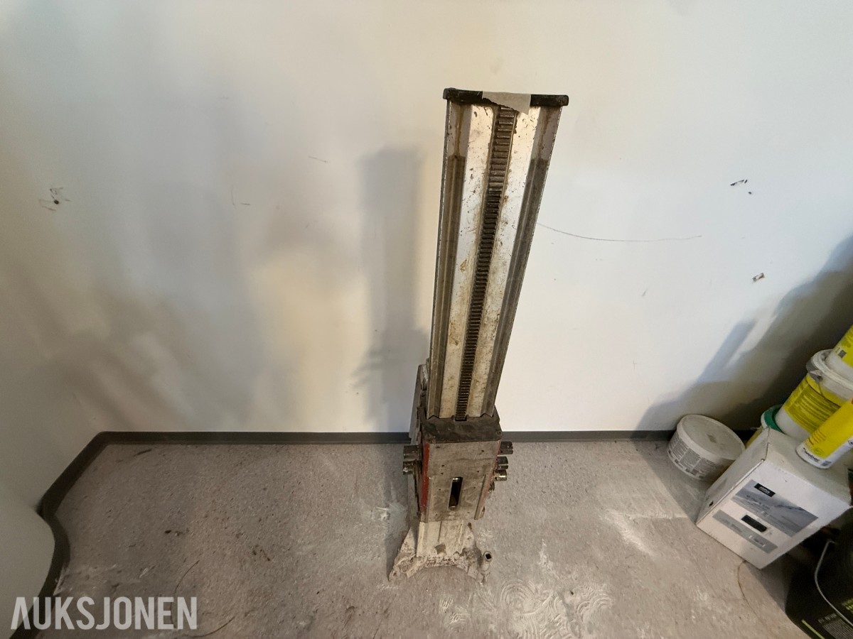 Borestativ for kjerneboring