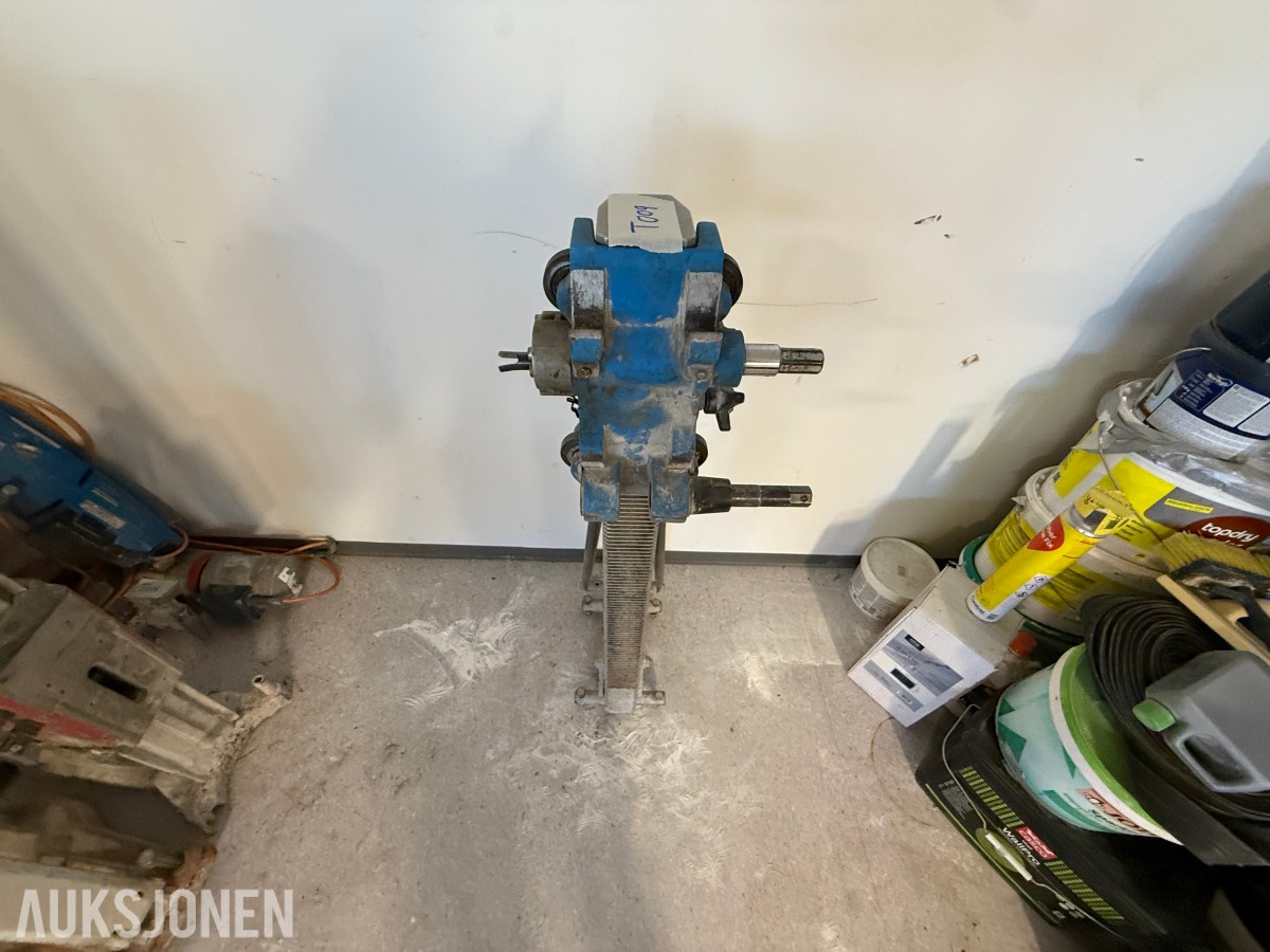 Borestativ for kjerneboring