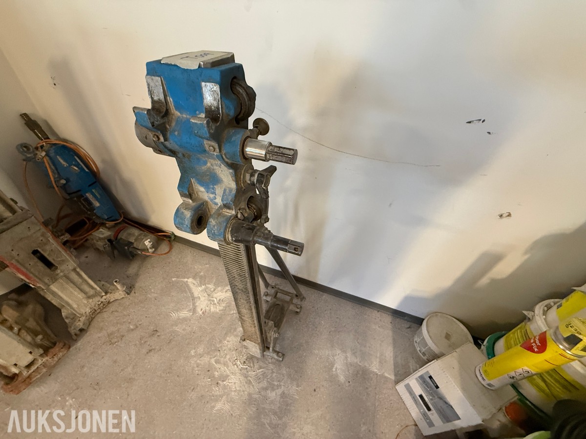 Borestativ for kjerneboring