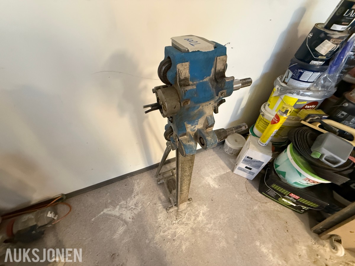Borestativ for kjerneboring
