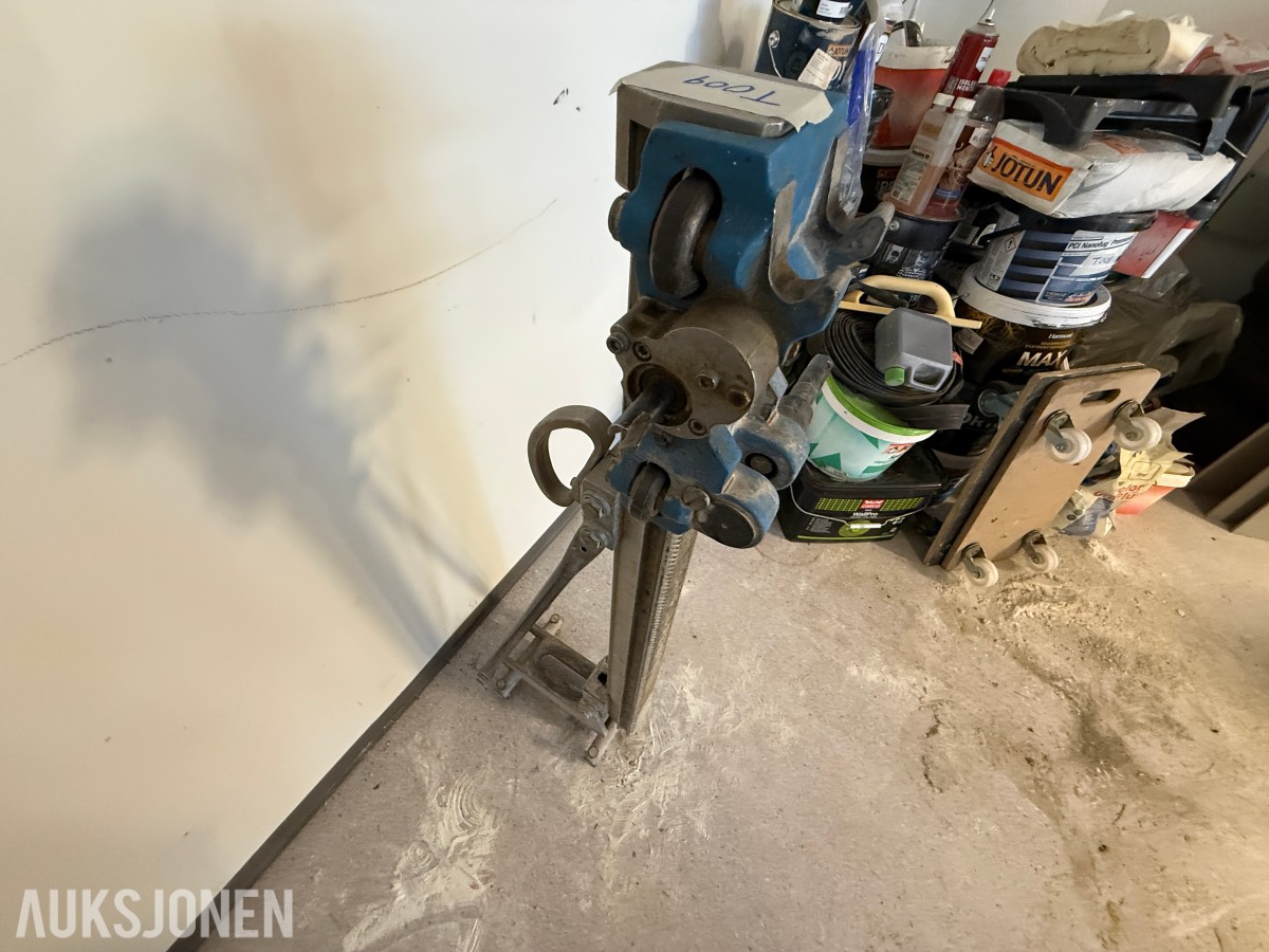 Borestativ for kjerneboring