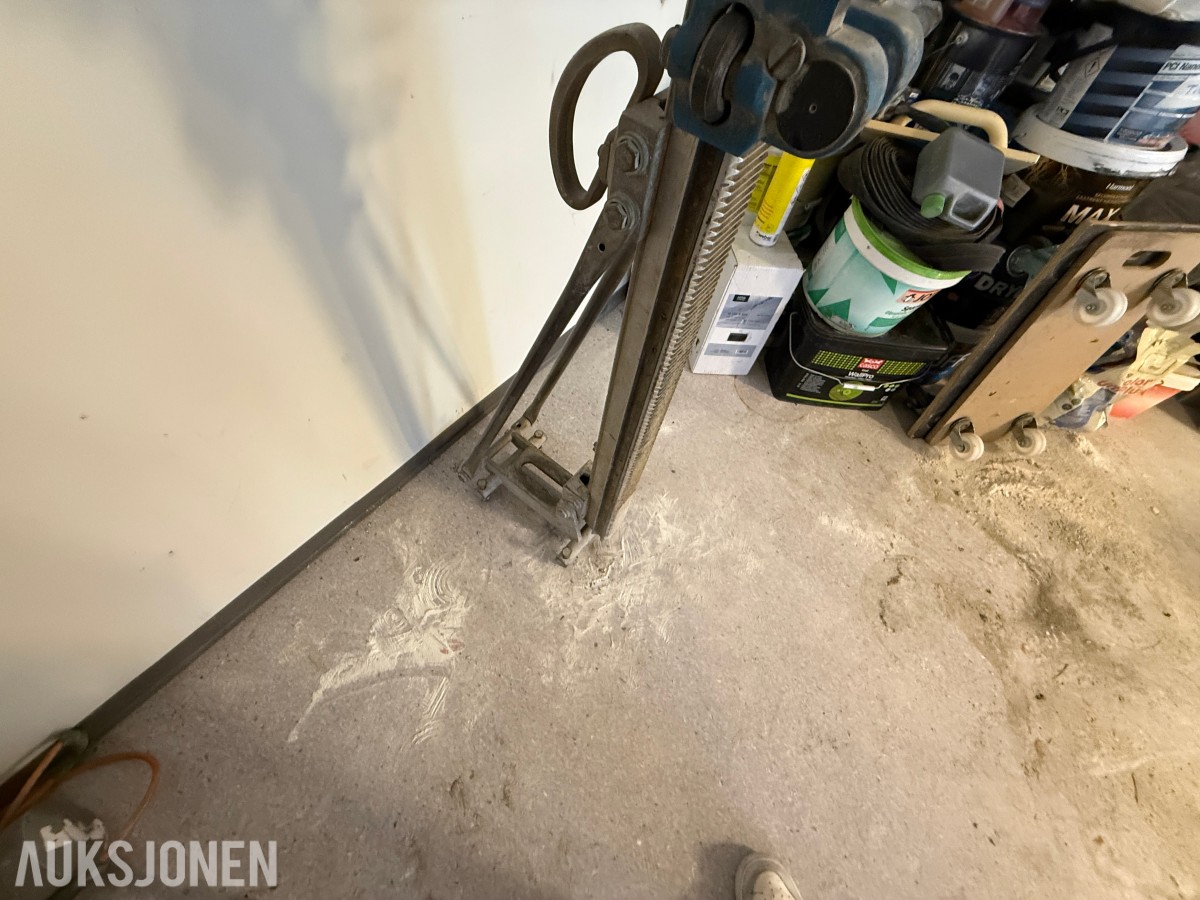 Borestativ for kjerneboring