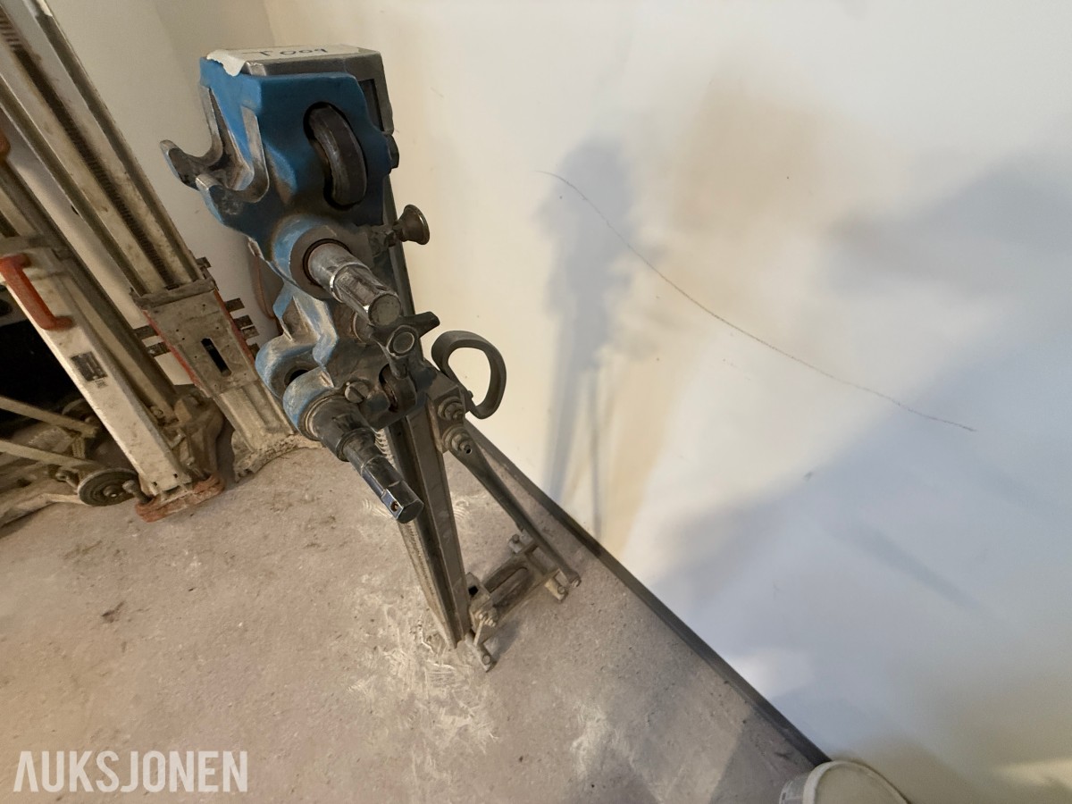 Borestativ for kjerneboring
