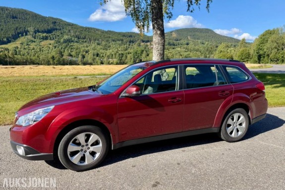 2012 Subaru Outback 2.0 Diesel AWD, Cruisekontroll, Hengerfeste, Soltak, Skinninteriør, S+V dekk  