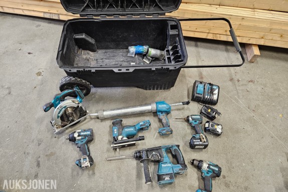 Makita 18V verktøysett - SDS borhammer DHR243 - muttertrekker - sirkelsag - borskrutrekker - fugepistol - i Stanley FatMax rullekoffert