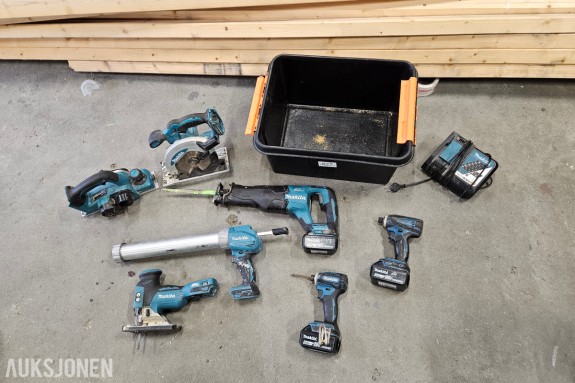 Makita 18V verktøysett - høvel DKP180 - sirkelsag DSS610 - bajonettsag DJR187 - stikksag DJV181 - slagtrekker - fugepistol - batterier og lader