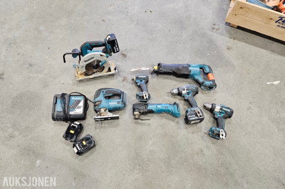 Makita 18V verktøysett - DHS680 sirkelsag - DJR187 bajonettsag - DTM51 multiverktøy - slagbormaskiner - lader og 5.0Ah batterier