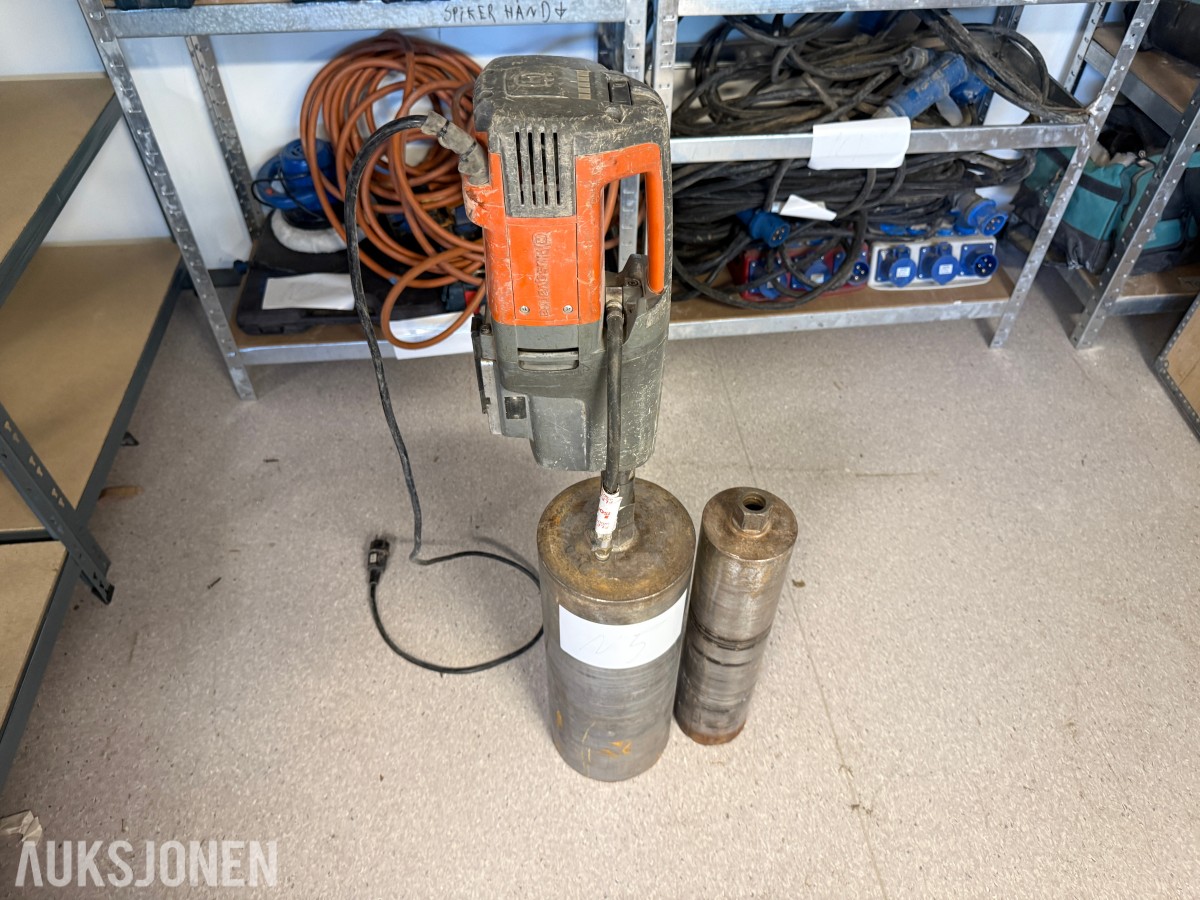Husqvarna DM 340 kjernebormaskin med 2 diamantborkroner