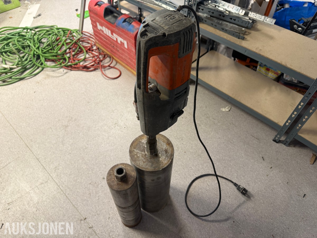 Husqvarna DM 340 kjernebormaskin med 2 diamantborkroner