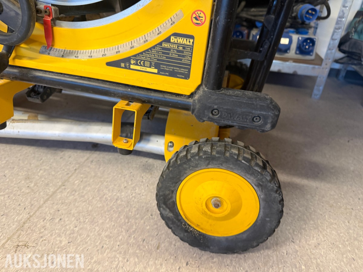 DeWalt DWE7492-QS bordsag 2000 W