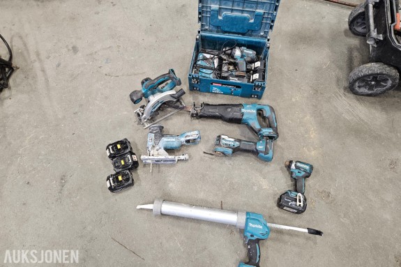Makita 18V verktøysett i Makpac - BSS610 sirkelsag - DJR187 bajonettsag - DJV181 stikksag - DTM52 multiverktøy - DCG180 fugepistol - lader og batterier