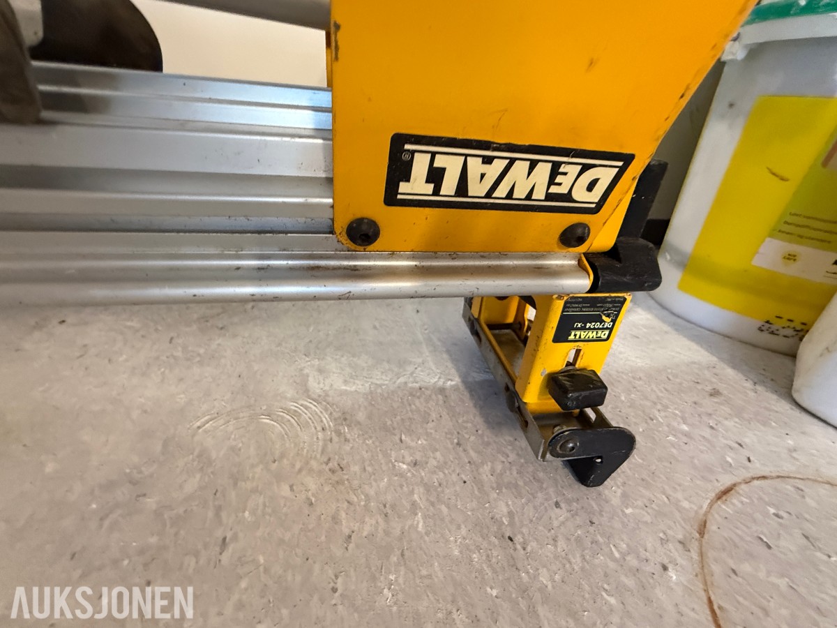 DeWalt kapp- og gjærsag med sagbord