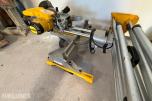 DeWalt kapp- og gjærsag med sagbord