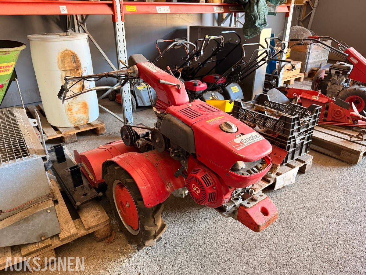 Tohjulstraktor med Honda-motor, Tielbürger F810 klipper og diverse deler