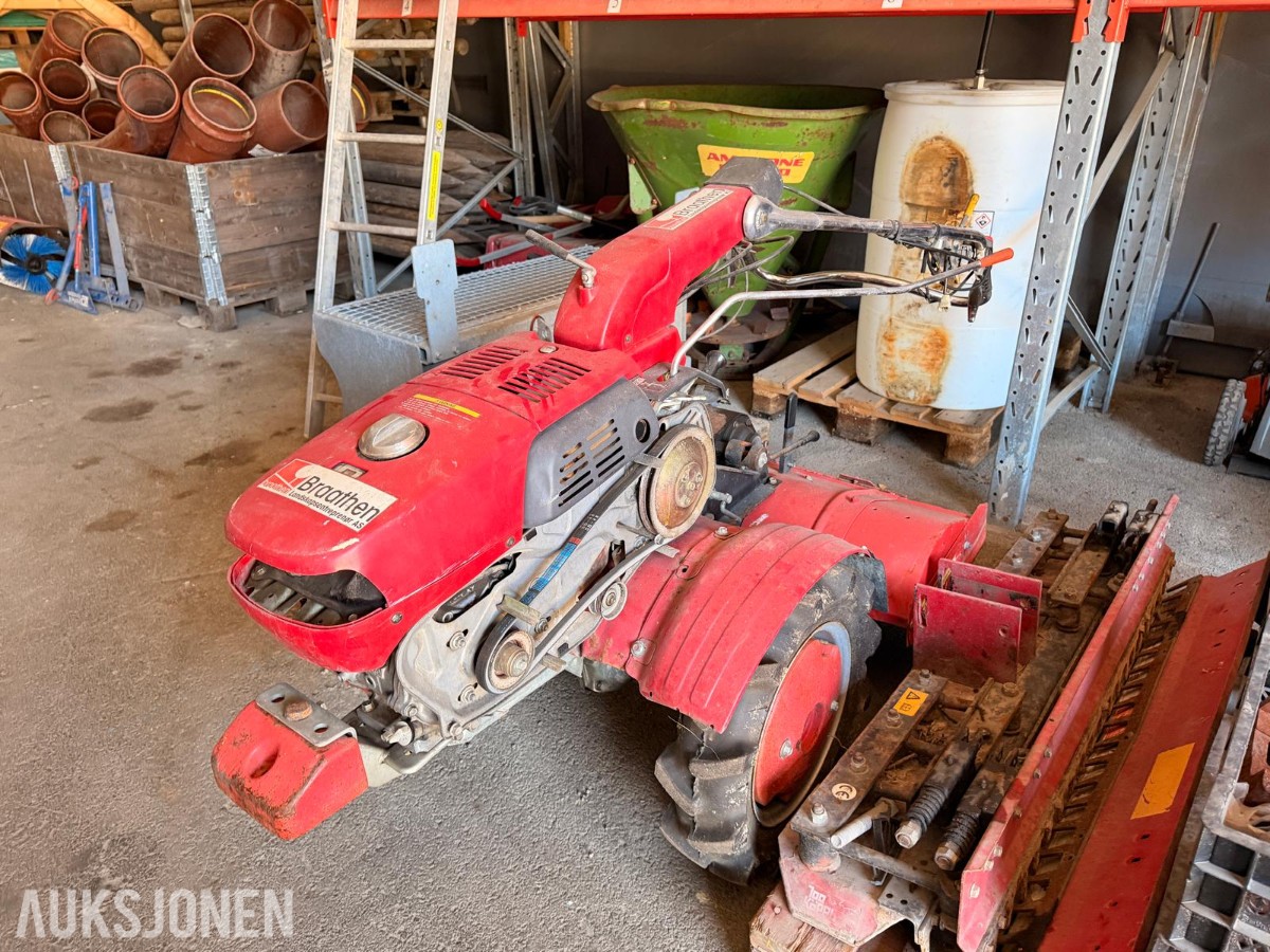 Tohjulstraktor med Honda-motor, Tielbürger F810 klipper og diverse deler