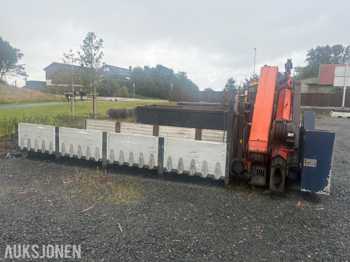 2009 krokflak med Palfinger PK23002 Performance kran