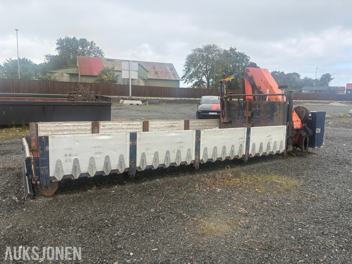 2009 krokflak med Palfinger PK23002 Performance kran
