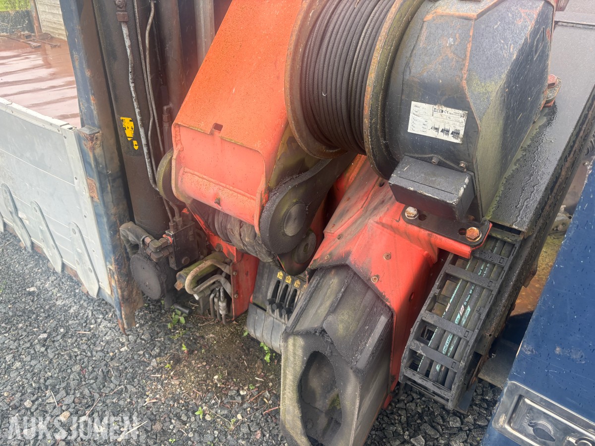 2009 krokflak med Palfinger PK23002 Performance kran