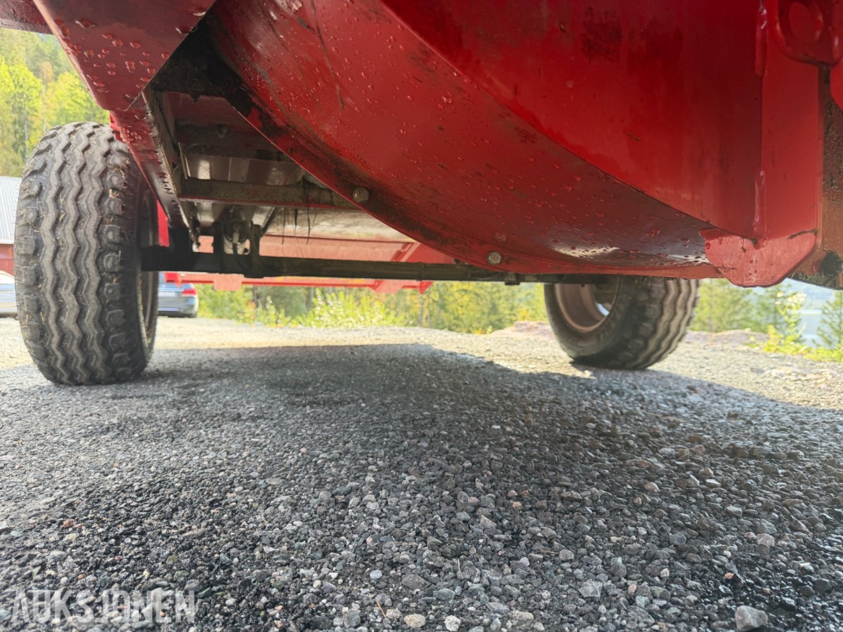2019 Teagle Tomahawk 8100 Halmkutter, hydraulisk utkast, fjernkonsoll