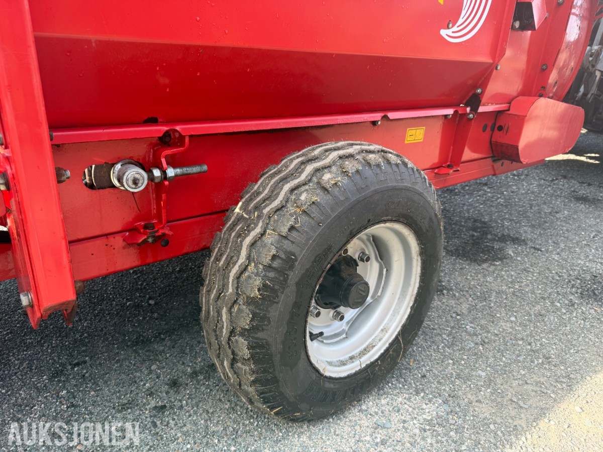 2019 Teagle Tomahawk 8100 Halmkutter, hydraulisk utkast, fjernkonsoll