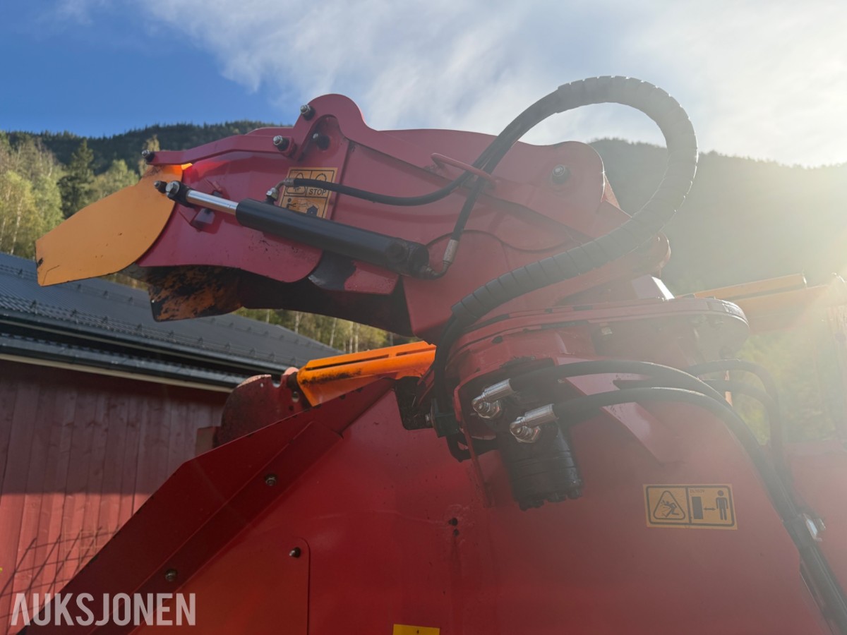 2019 Teagle Tomahawk 8100 Halmkutter, hydraulisk utkast, fjernkonsoll