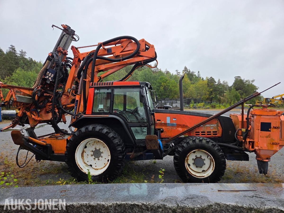 2000 TAMROCK PB200 TRIMMER montert på Valmet 8150 traktor