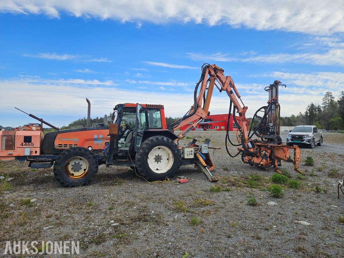 2000 TAMROCK PB200 TRIMMER montert på Valmet 8150 traktor