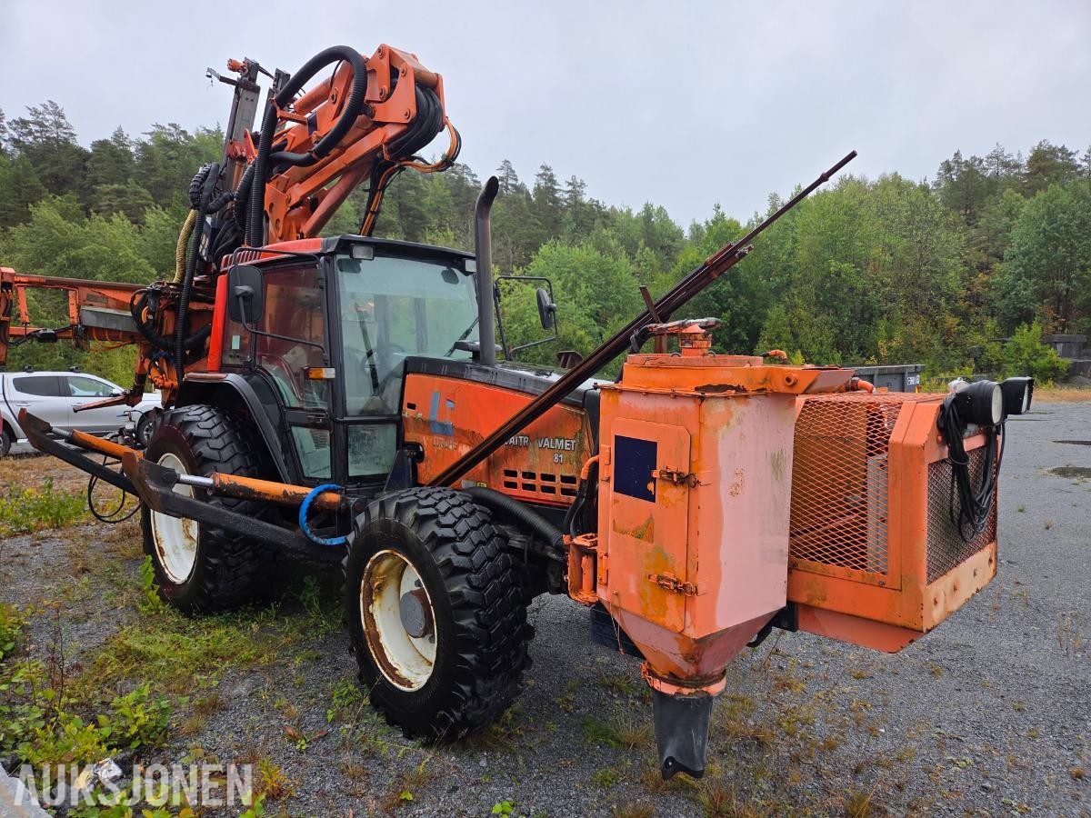 2000 TAMROCK PB200 TRIMMER montert på Valmet 8150 traktor