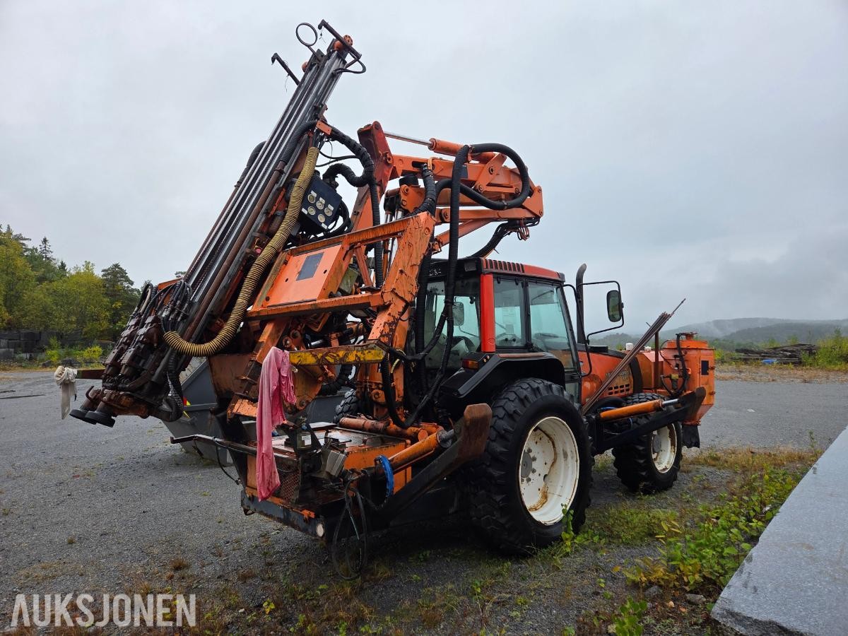 2000 TAMROCK PB200 TRIMMER montert på Valmet 8150 traktor