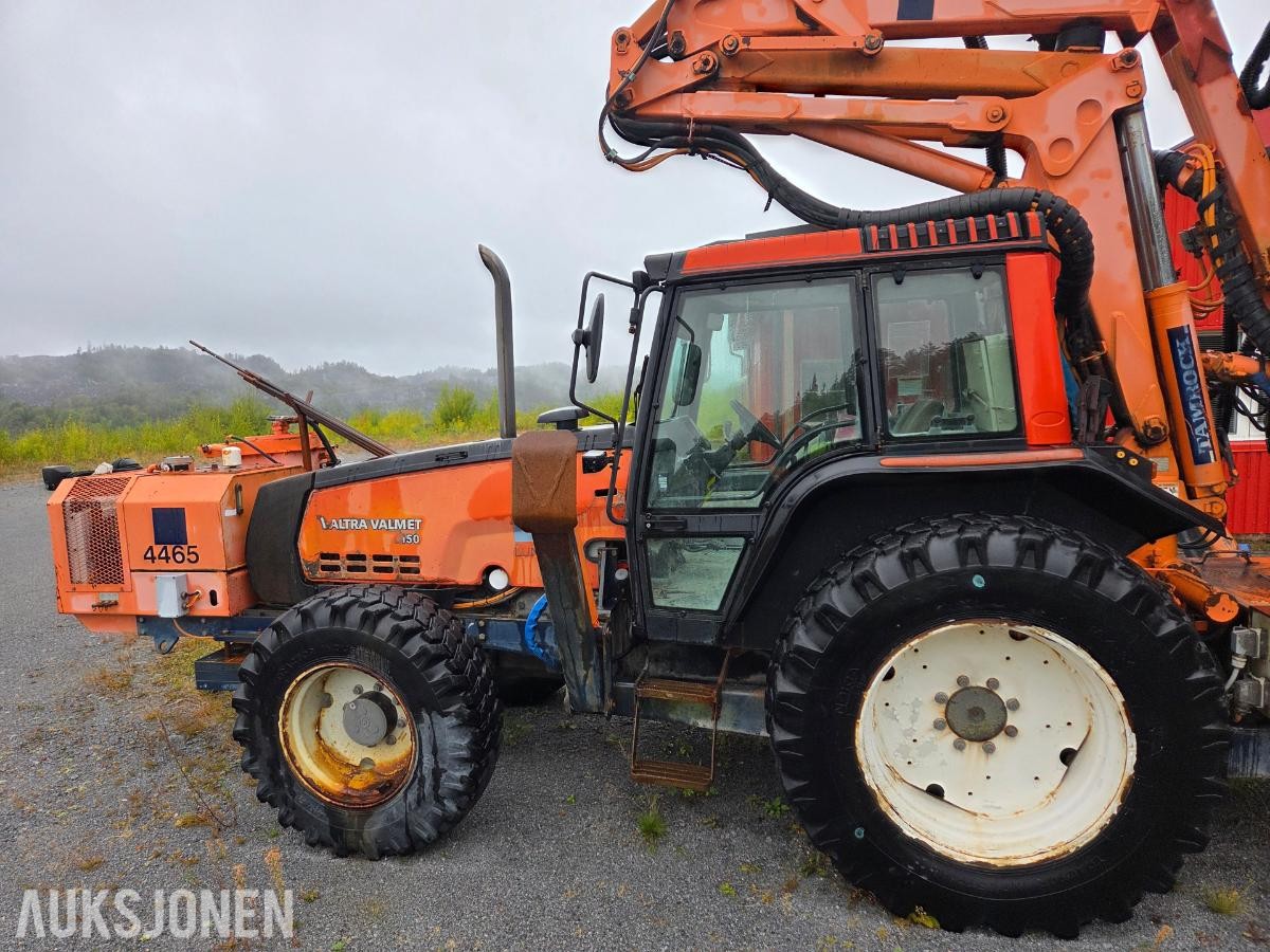 2000 TAMROCK PB200 TRIMMER montert på Valmet 8150 traktor