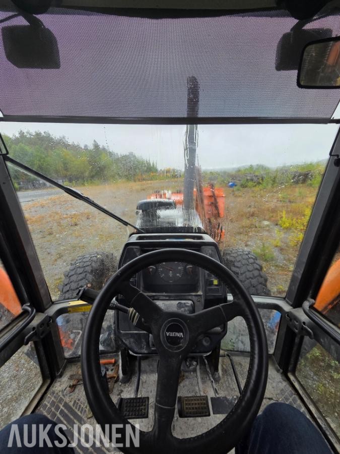 2000 TAMROCK PB200 TRIMMER montert på Valmet 8150 traktor