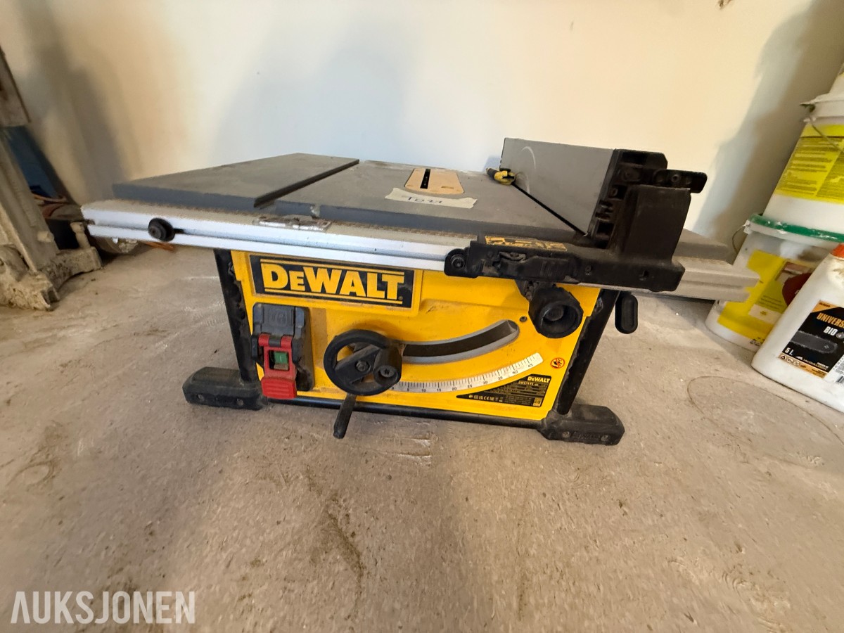 DeWalt bordsag med justerbart anlegg