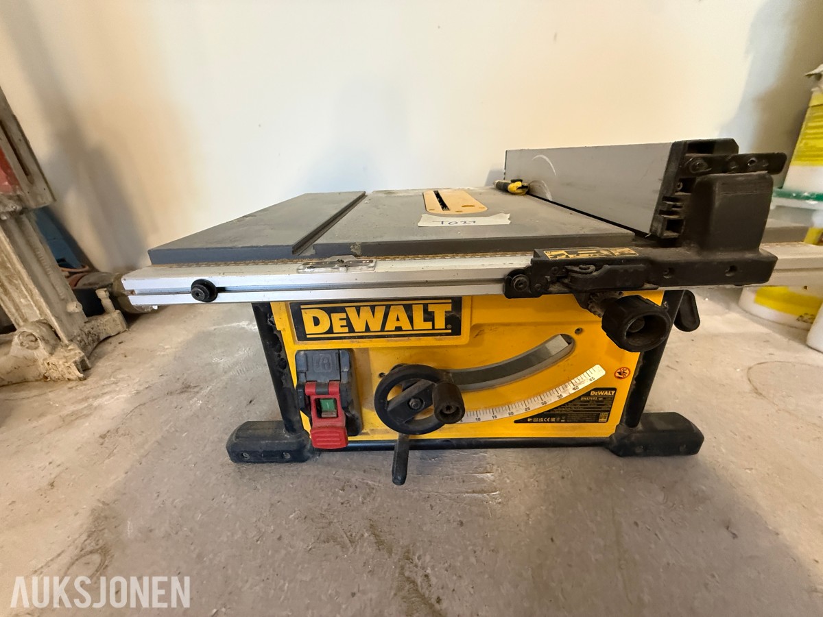 DeWalt bordsag med justerbart anlegg