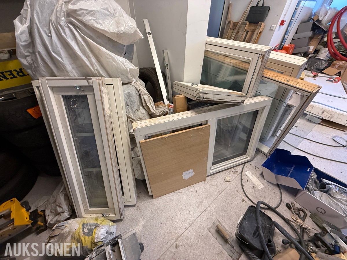 Parti med vinduer og isolerglass – diverse størrelser og utførelser