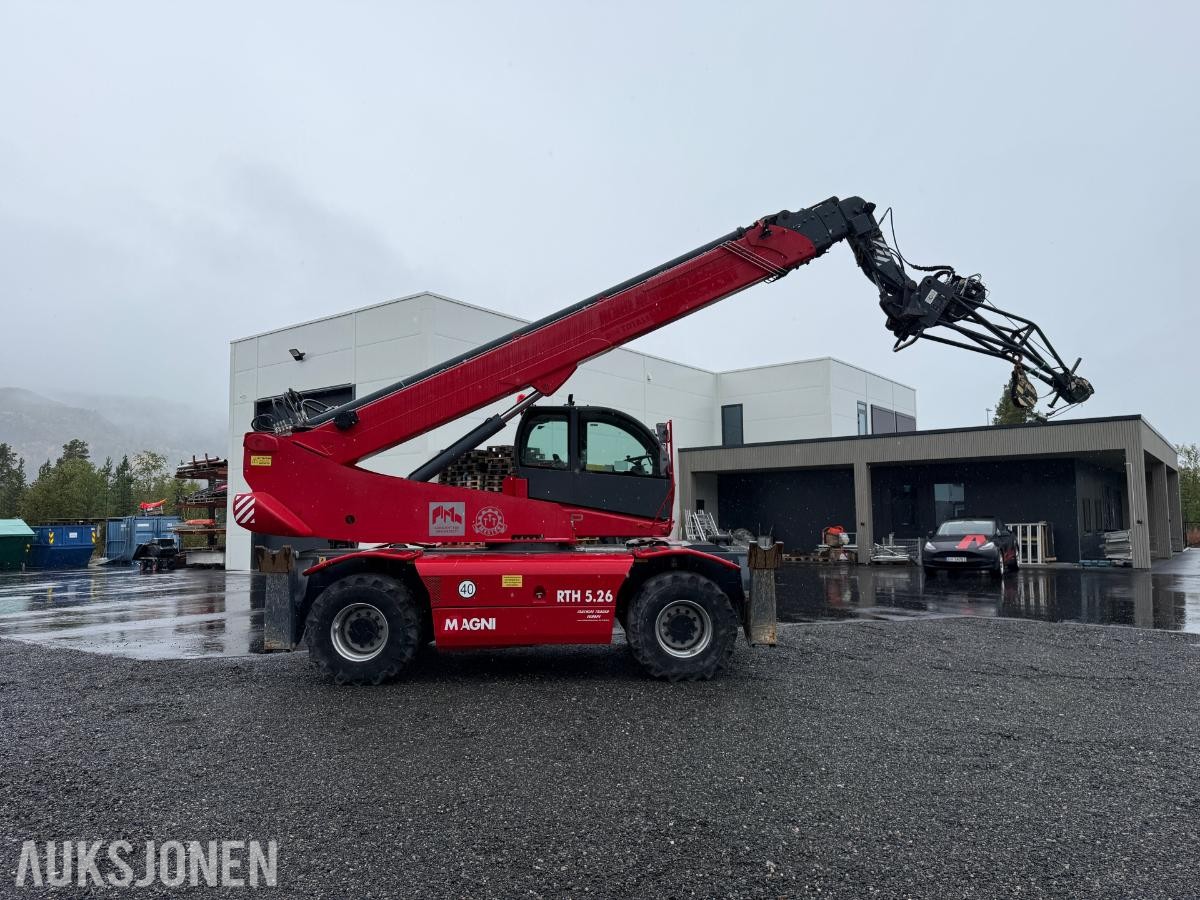 2013 Magni RTH 5.26 teleskoptruck, 2 472 t, personkurv, pallegafler, skuffe, jib og fjernkontroll