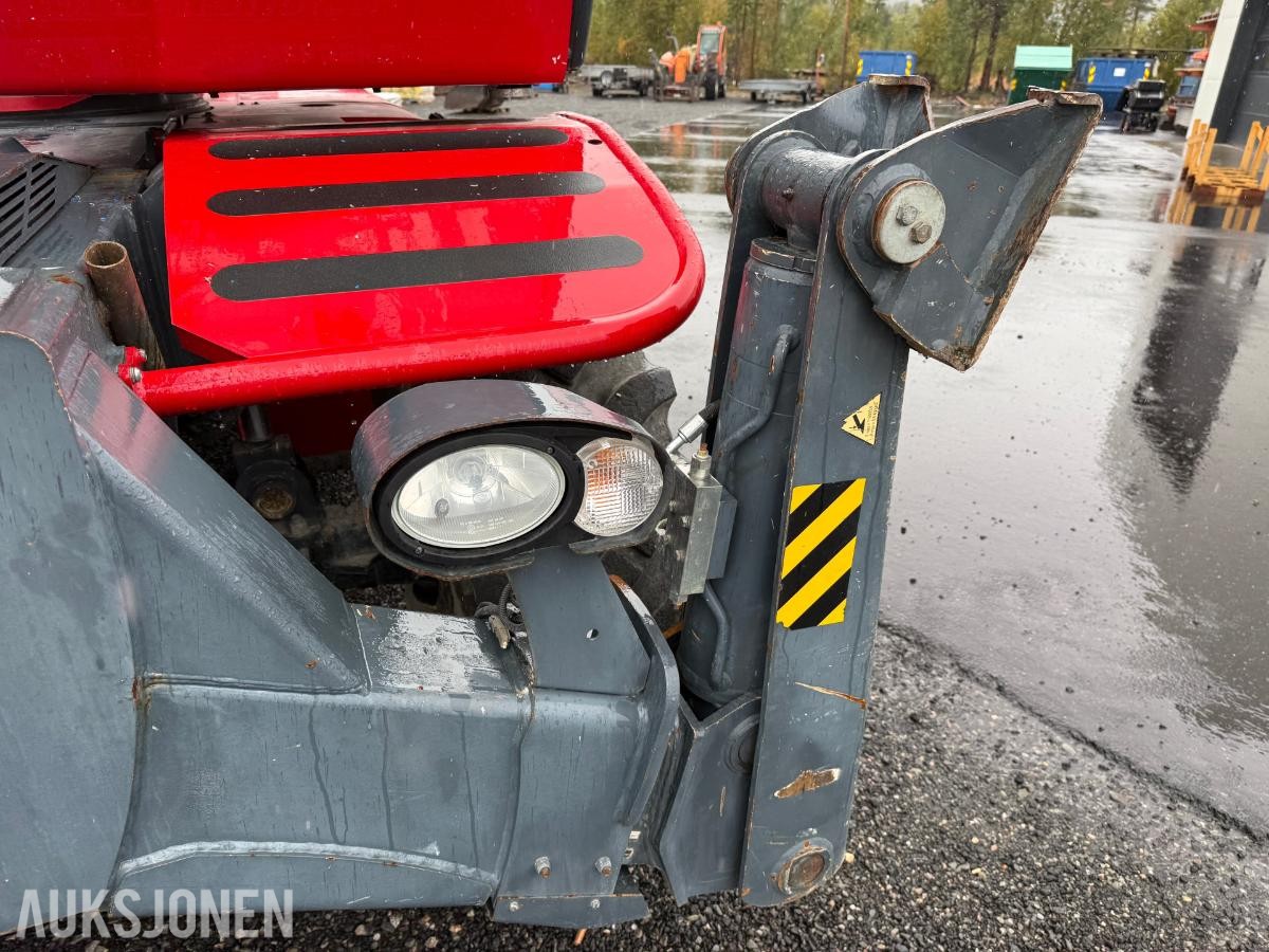 2013 Magni RTH 5.26 teleskoptruck, 2 472 t, personkurv, pallegafler, skuffe, jib og fjernkontroll