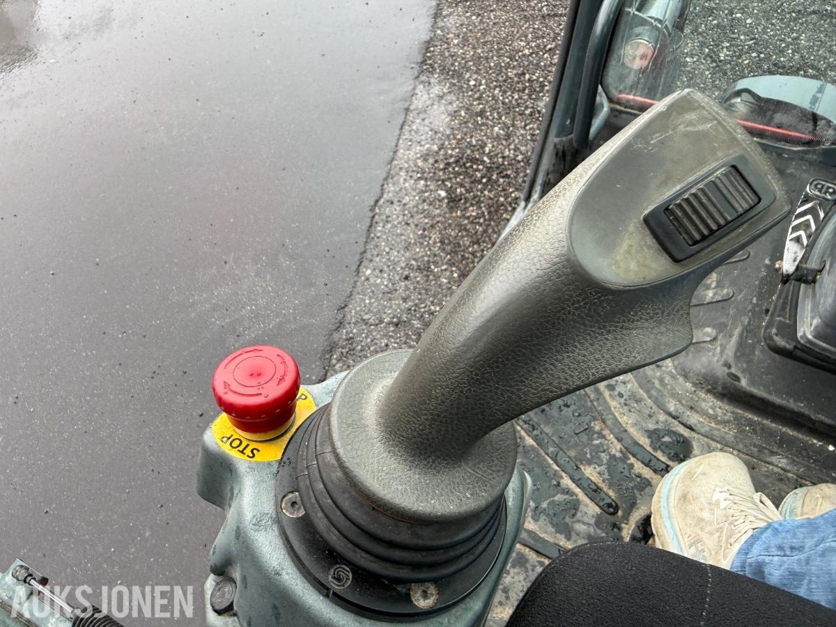 2013 Magni RTH 5.26 teleskoptruck, 2 472 t, personkurv, pallegafler, skuffe, jib og fjernkontroll