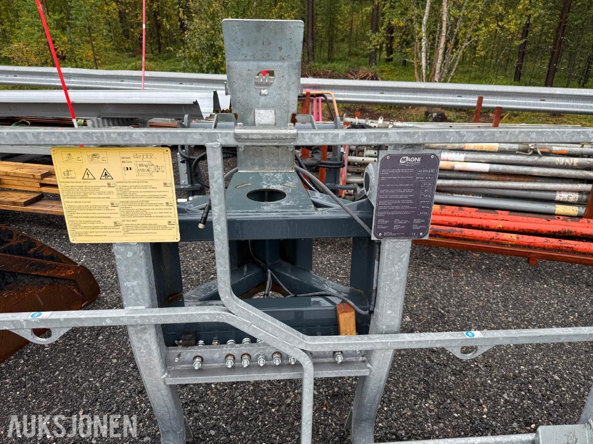 2013 Magni RTH 5.26 teleskoptruck, 2 472 t, personkurv, pallegafler, skuffe, jib og fjernkontroll