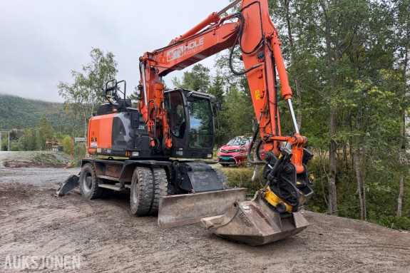 2017 Hitachi Zaxis 145W Hjulgraver, Novatron, Engcon tiltrotator, pusseskuffe og graveskuffe