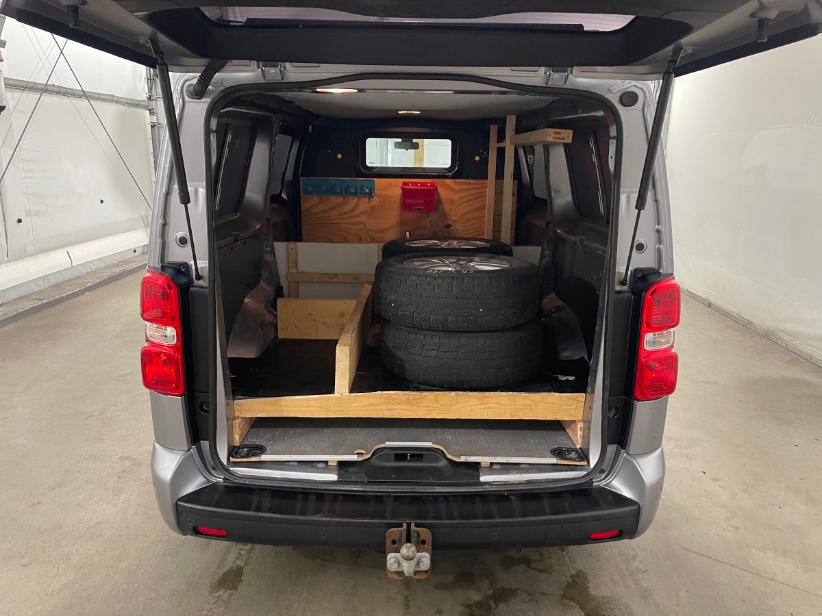 2021 Toyota ProAce ELECTRIC 75kWT 136 HK HENGERFESTE KAMERA NAVI CRUISE SKYVEDØRER 