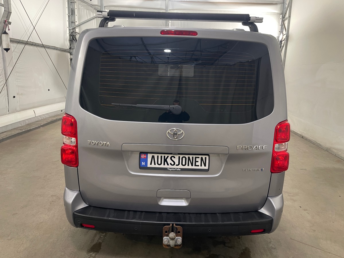 2021 Toyota ProAce ELECTRIC 75kWT 136 HK HENGERFESTE KAMERA NAVI CRUISE SKYVEDØRER 