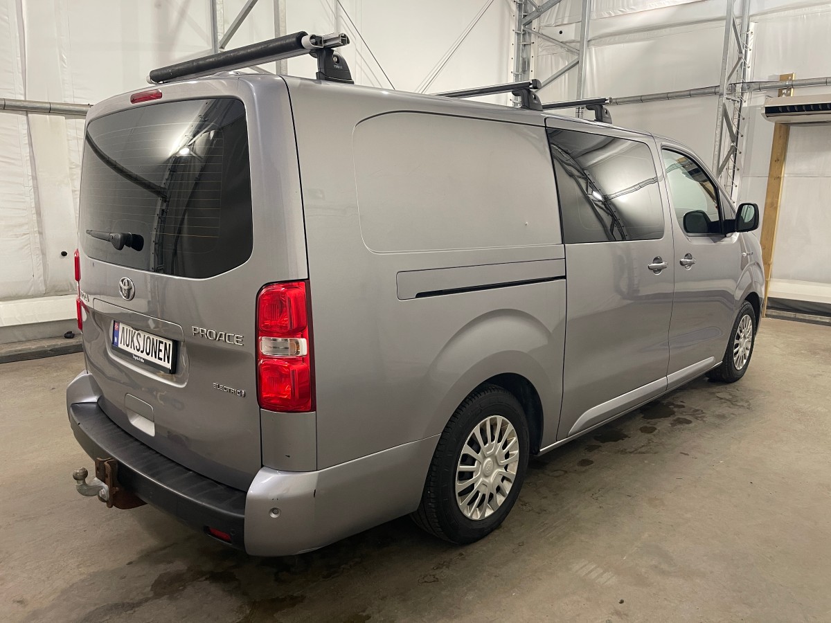 2021 Toyota ProAce ELECTRIC 75kWT 136 HK HENGERFESTE KAMERA NAVI CRUISE SKYVEDØRER 