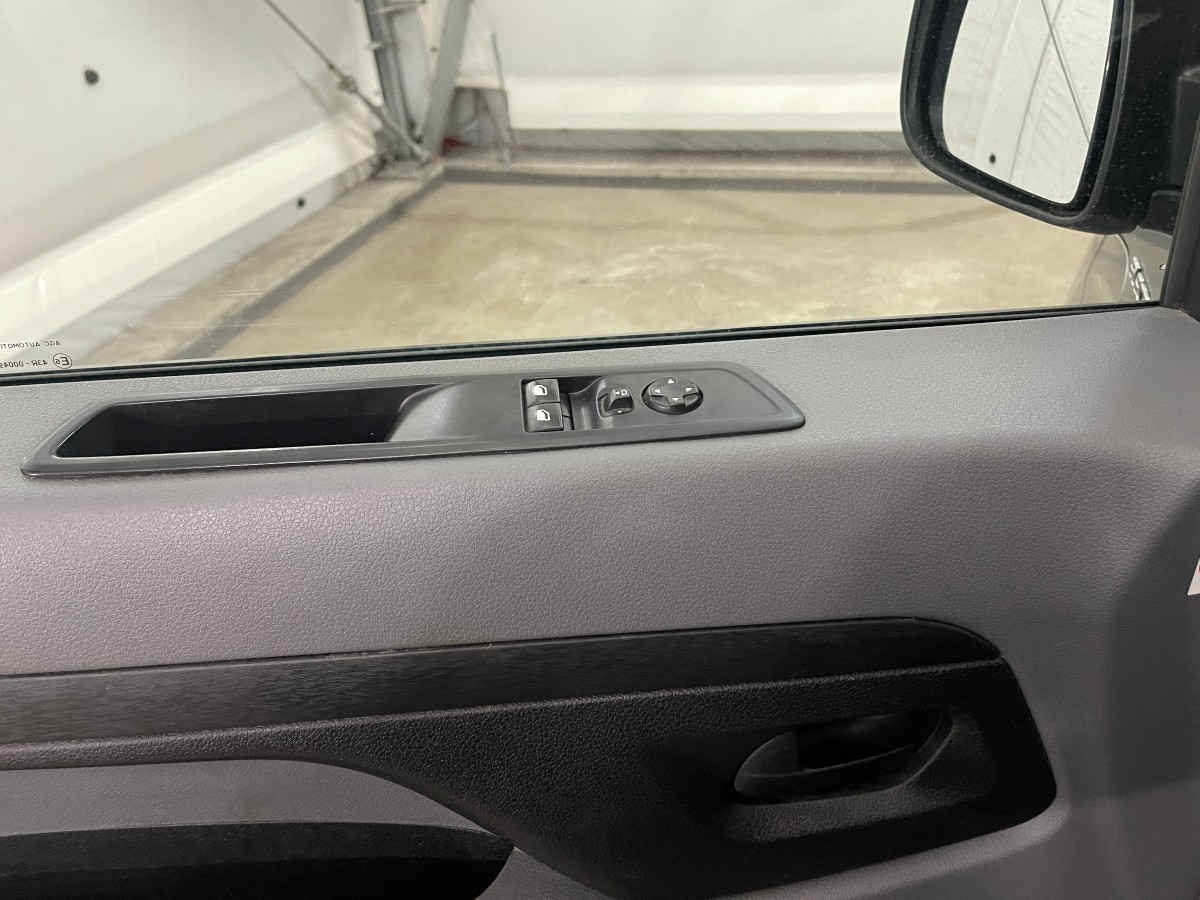 2021 Toyota ProAce ELECTRIC 75kWT 136 HK HENGERFESTE KAMERA NAVI CRUISE SKYVEDØRER 