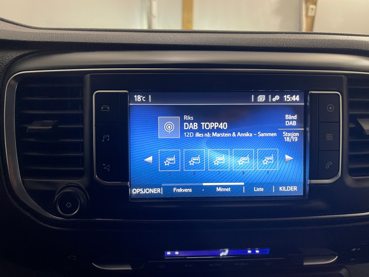 2021 Toyota ProAce ELECTRIC 75kWT 136 HK HENGERFESTE KAMERA NAVI CRUISE SKYVEDØRER 