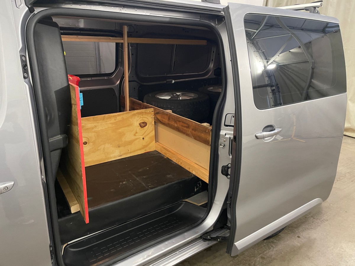 2021 Toyota ProAce ELECTRIC 75kWT 136 HK HENGERFESTE KAMERA NAVI CRUISE SKYVEDØRER 