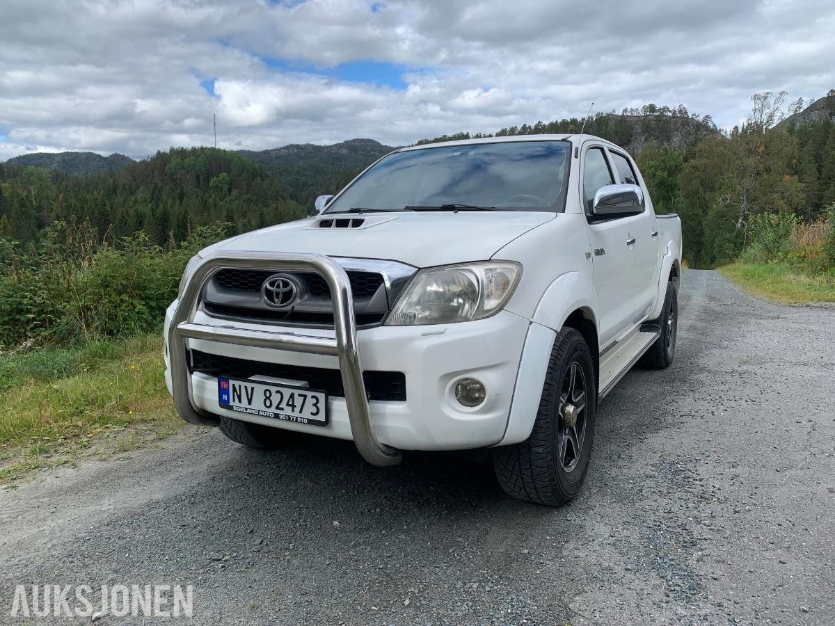 2010 Toyota HiLux 3.0 171hk 4WD manuell Skinnseter 