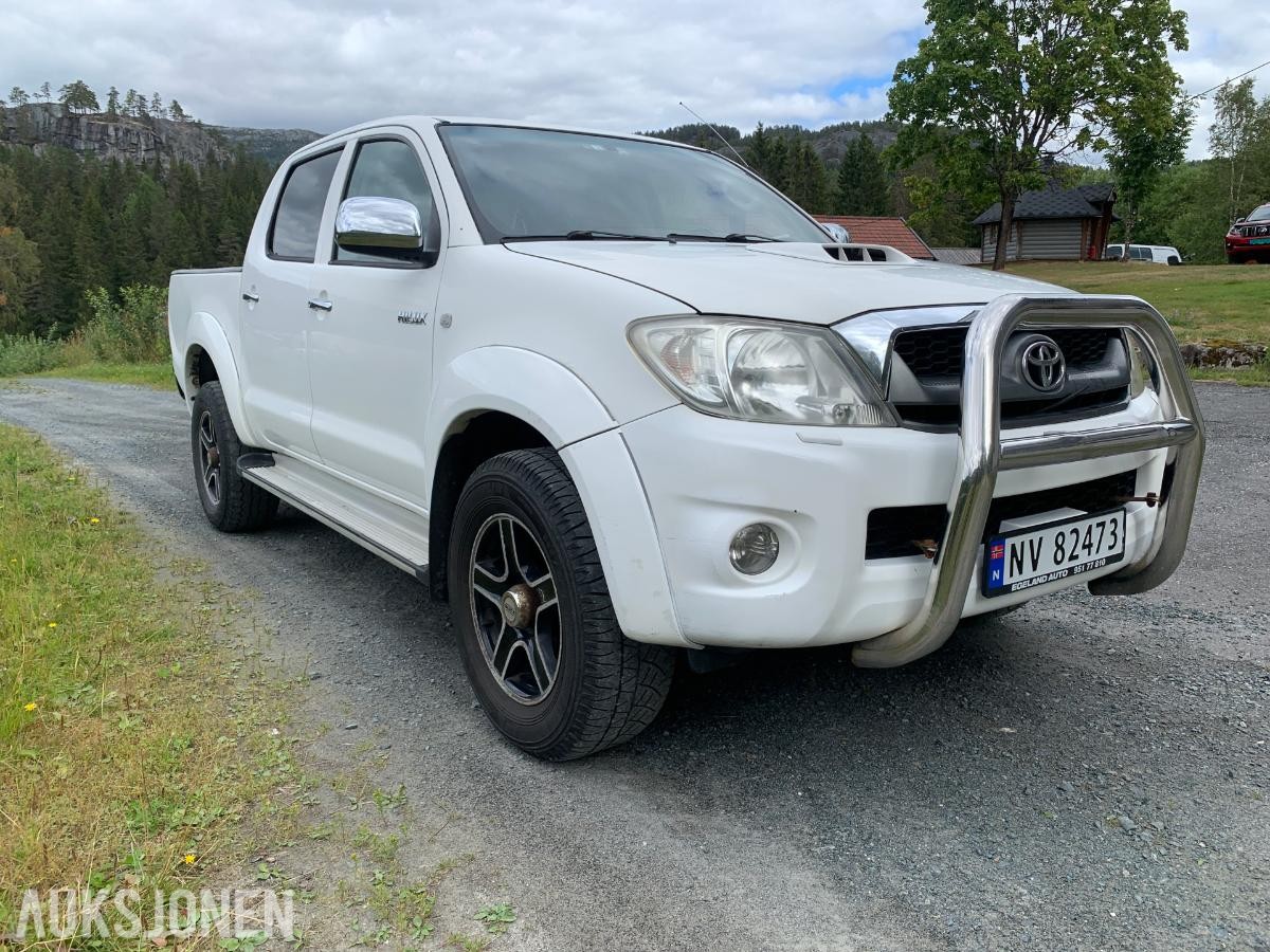 2010 Toyota HiLux 3.0 171hk 4WD manuell Skinnseter 