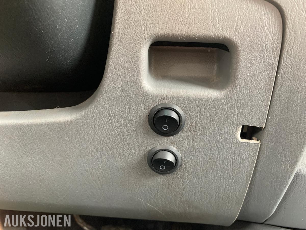 2010 Toyota HiLux 3.0 171hk 4WD manuell Skinnseter 