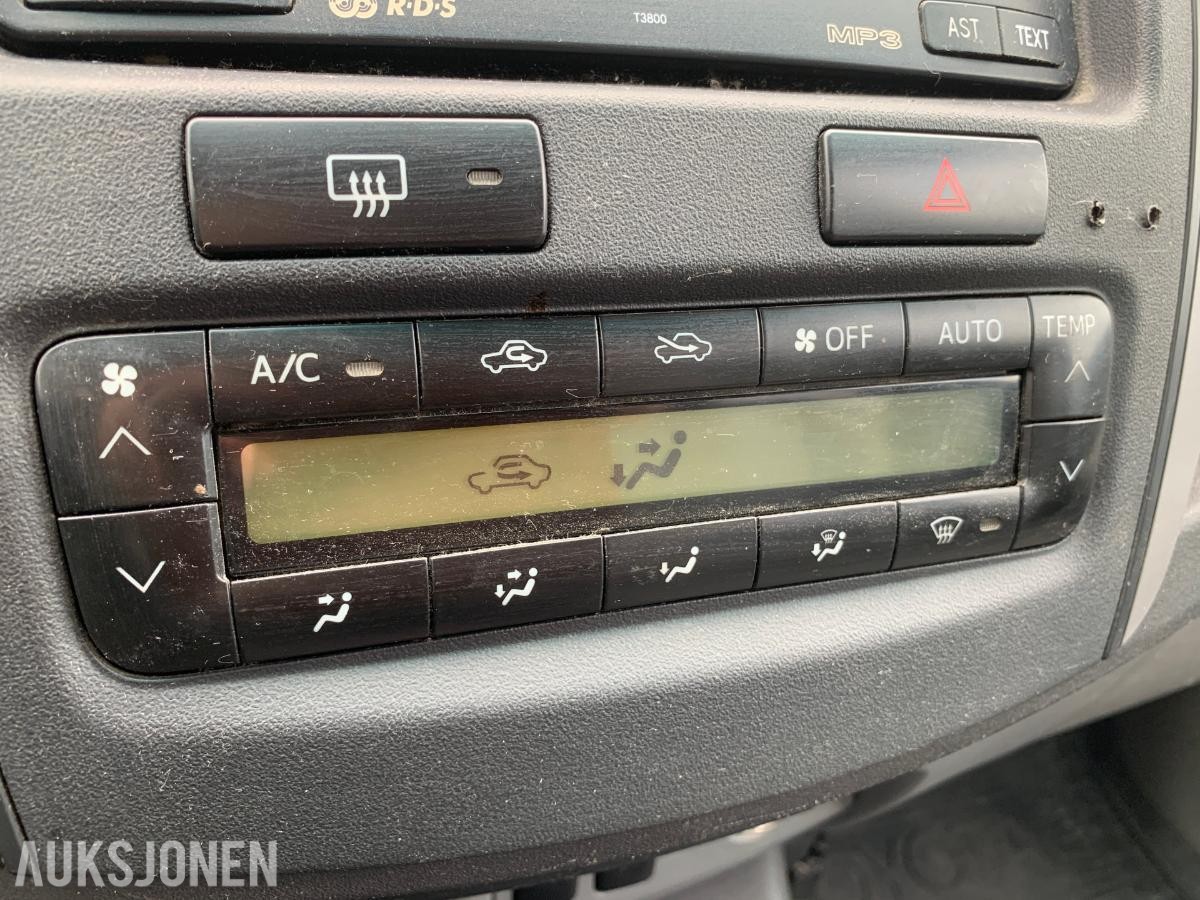 2010 Toyota HiLux 3.0 171hk 4WD manuell Skinnseter 